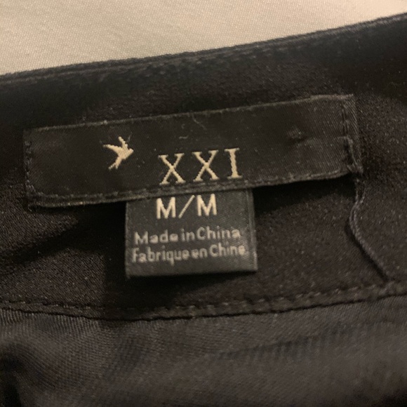 Ladies sleeveless blouse with black lace top - Picture 3 of 4